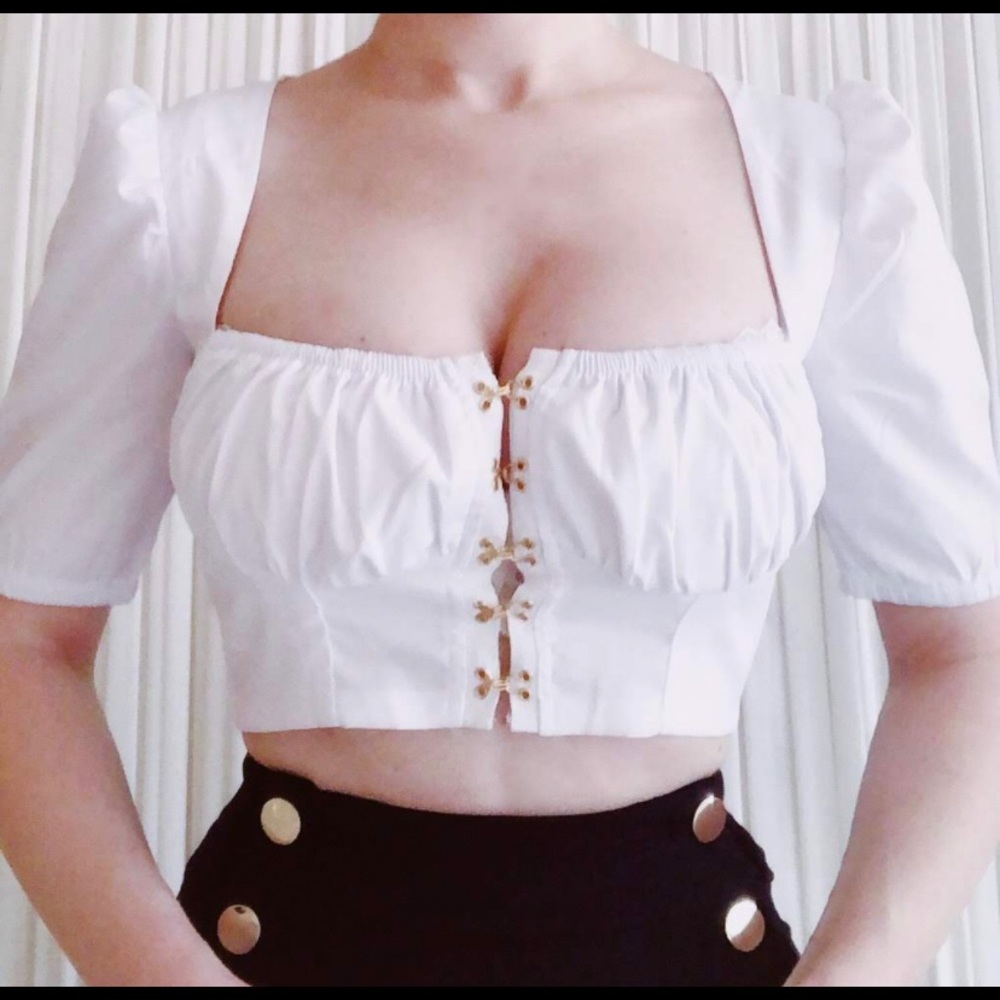 New crop top in white